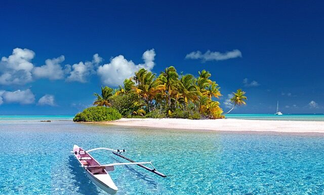 Z czym nosić błękitne spodnie?