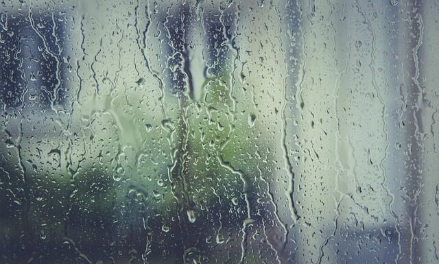 Od czego może pęknąć szyba hartowana?